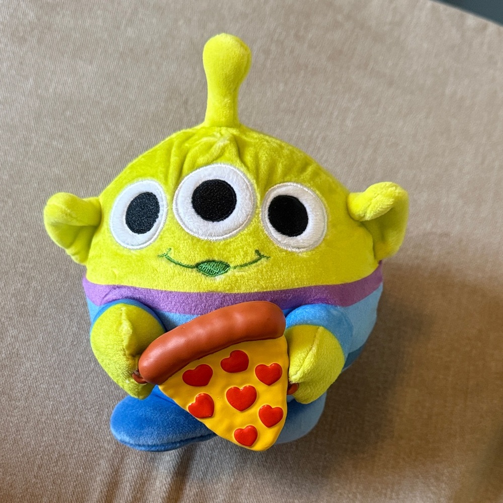 Zuru Disney Mystery Snackles Toy Story Alien